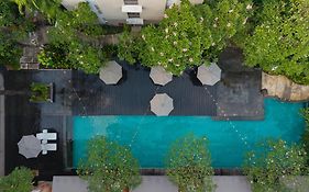 Harris Hotel & Residences Sunset Road